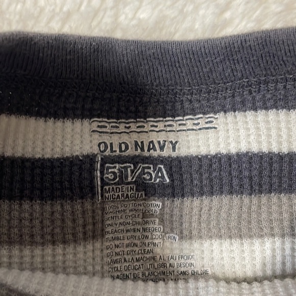 Old Navy‎ Multicolored Striped Boys Top - Picture 2 of 3
